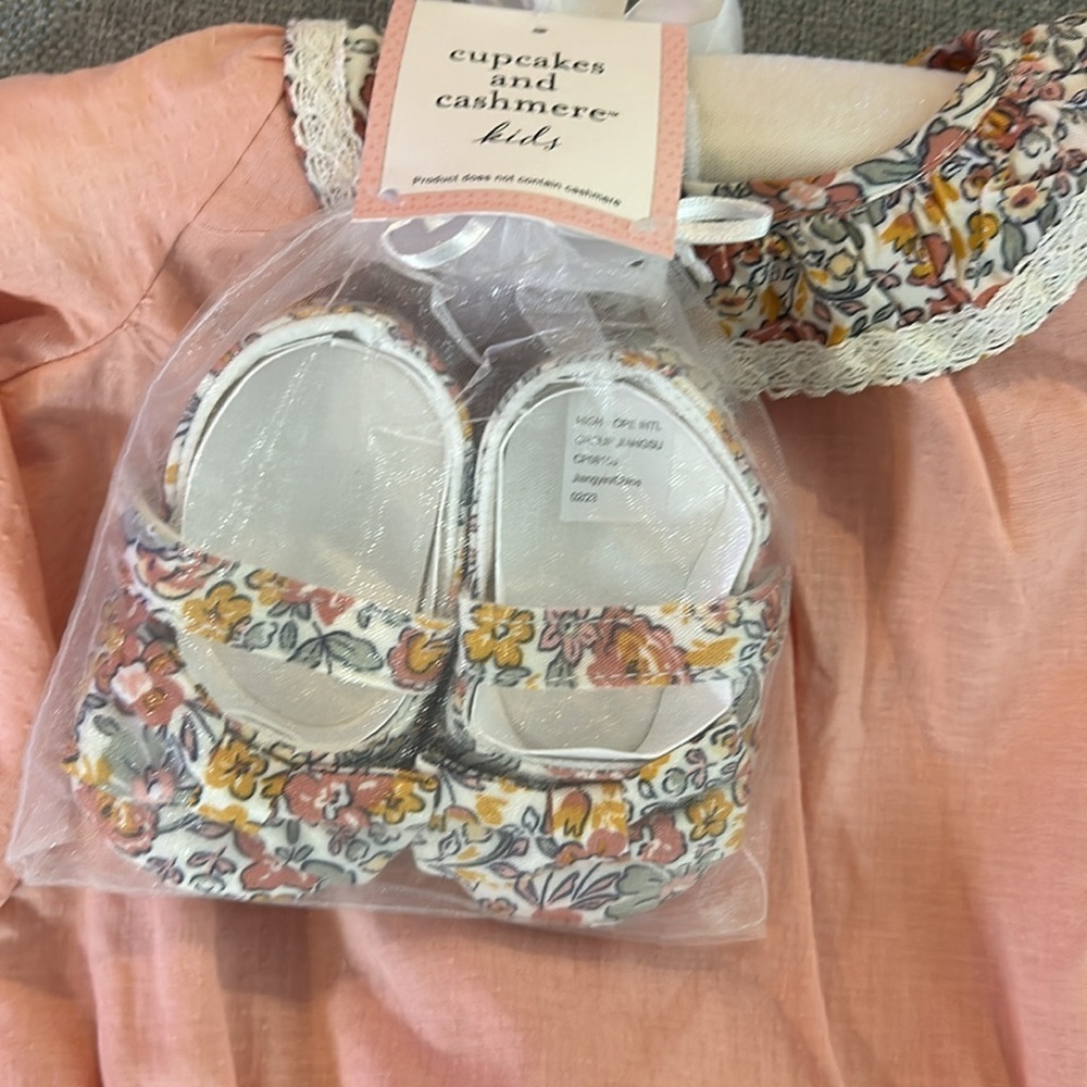 Cupcakes & Cashmere pink outfit set Size 0-3 months - Picture 2 of 9